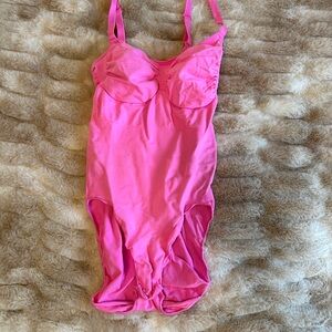 Skims seamless sculpt shapewear/bodysuit